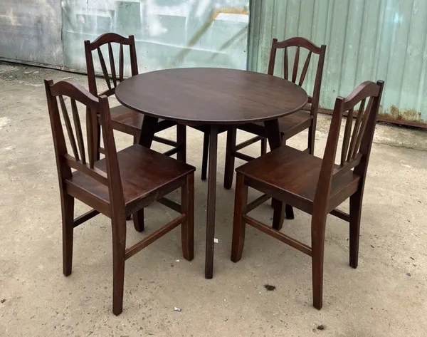Cho thuê bàn ghế decor phong cách xưa 